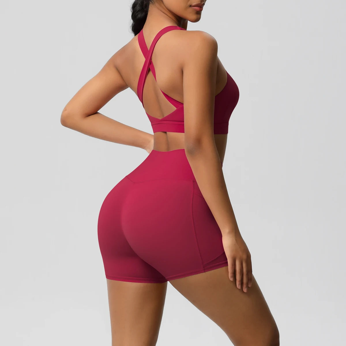 Conjunto Esportivo Feminino ActiveGrace – shorts, leggings e sutiã.