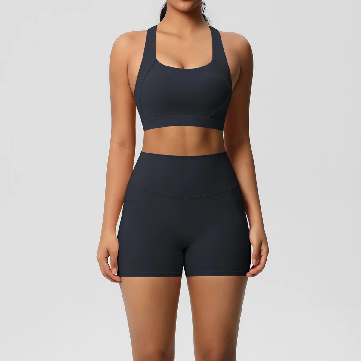 Conjunto Esportivo Feminino ActiveGrace – shorts, leggings e sutiã.