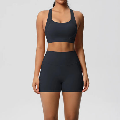 Conjunto Esportivo Feminino ActiveGrace – shorts, leggings e sutiã.